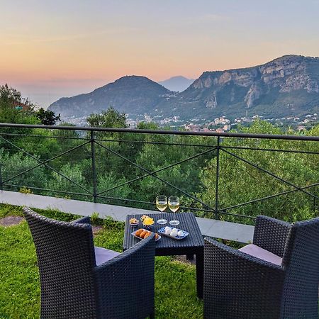 Villa Fanella, Independent House Between Sorrento & Amalfi Piano di Sorrento Exterior photo